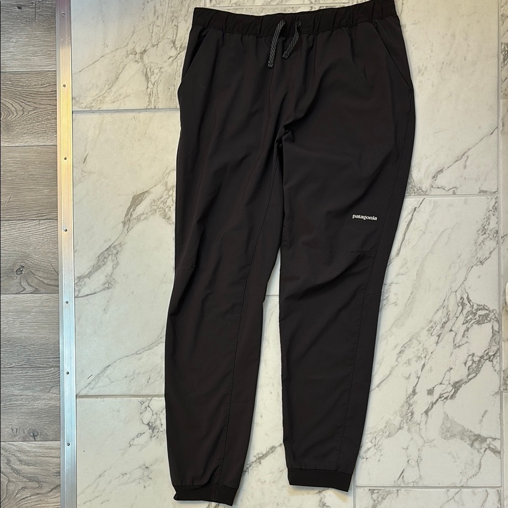 Patagonia Terrebonne Black Jogger Sweatpants with Elastic Waistband